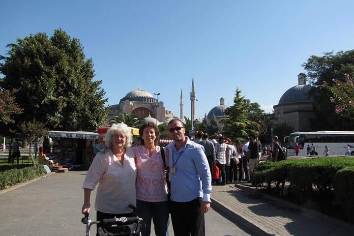 Istanbul Old City Tour: Hagia Sophia, Blue Mosque & Grand Bazaar