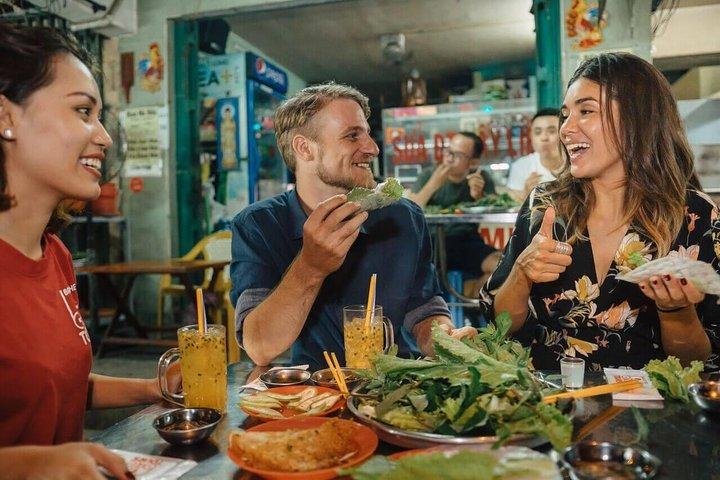 Esperienza gastronomica locale di Ho Chi Minh in auto (privata e all-inclusive)