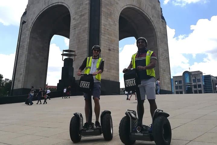 Mexico City Segway Tour: Reforma Avenue