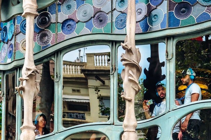 Gaudi's Casa Batlló and La Pedrera with Chocolate Tasting