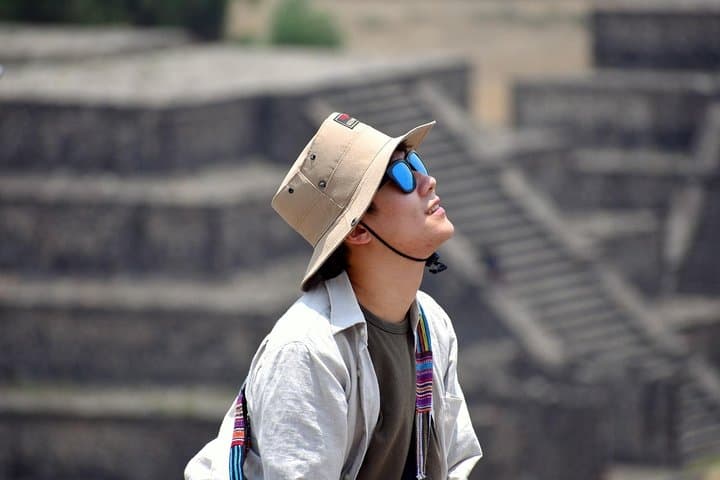 Small VIP Group: Teotihuacan Pyramids and Shrine of Guadalupe with lunch