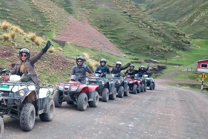 ATVs in Rainbow Mountain den ganzen Tag