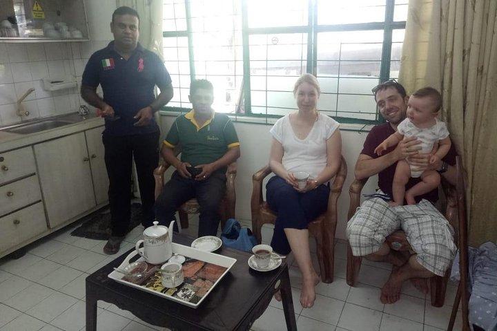 コロンボ港からインギリヤ茶畑への小旅行2人用