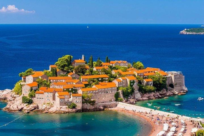 Privat overførsel fra Budva eller Becici til Tivat lufthavn