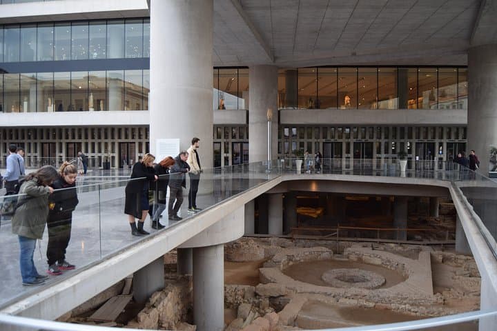 Acropolis & Acropolis Museum Group tour in German