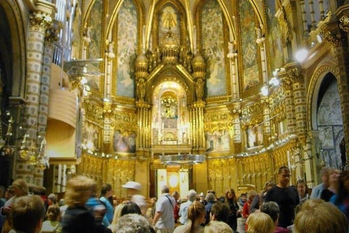 Montserrat Basilica & Black Madonna Tour – Private or Group Guide