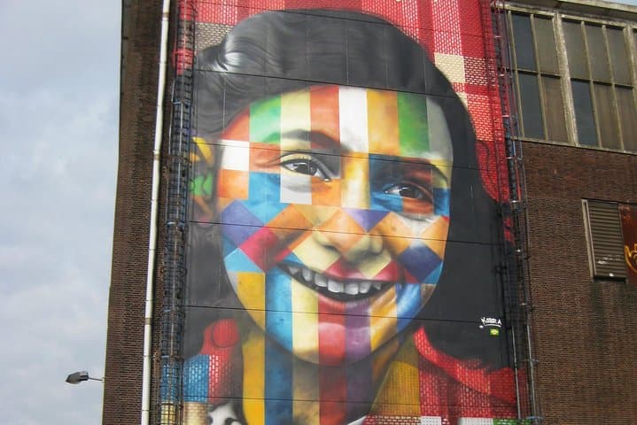 2-Hour Private Anne Frank Walking Tour with Drink