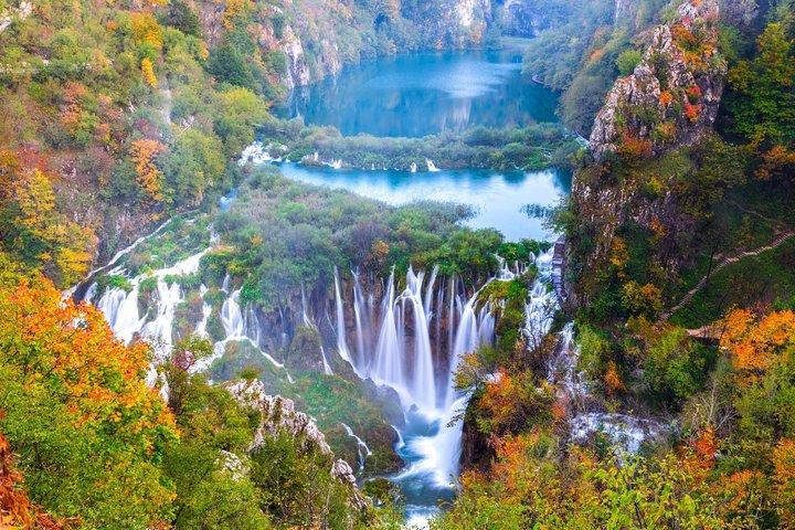 Excursion d'une journée pour visiter le lieu de naissance de Nikola Tesla et les lacs de Plitvice