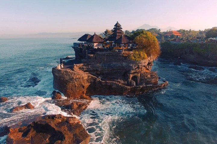 Templo do Mar dos Gêmeos de Bali: TANAH LOT E ULUWATU TEMPLE SUNSET
