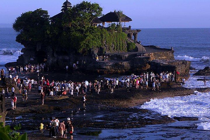 Templo do Mar dos Gêmeos de Bali: TANAH LOT E ULUWATU TEMPLE SUNSET