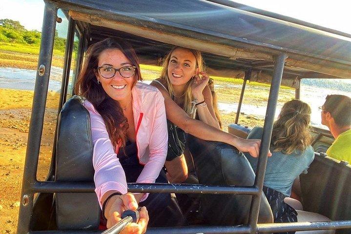 Forfait de visite privée de 10 jours. Chauffeur anglophone et véhicule de luxe privé