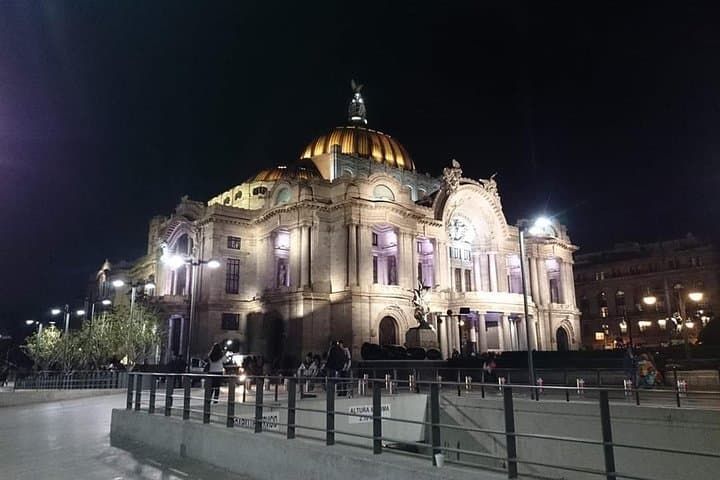 Discover Mexico City by Bike: Chapultepec to Downtown Tour!