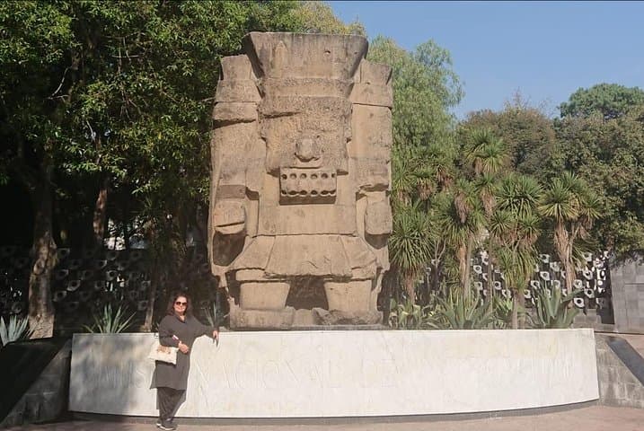 Discover Mexico City by Bike: Chapultepec to Downtown Tour!