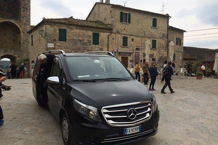 Traslado privado desde la ciudad o el aeropuerto de Roma a la zona de Umbría Asís-Perugia-Orvieto