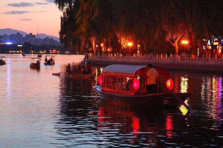 Beijing Private Night Tour: Shichahai, Houhai Hutong Walking + Peking Duck Dinner