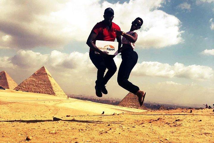 4 Hour: Day Tour at Giza Pyramids & Sphinx, Experience Ancient Egyptian History!