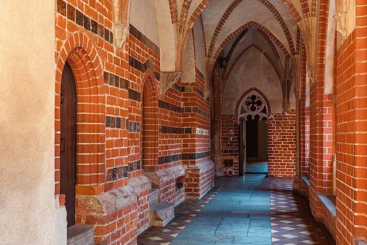 Heldags privat guidet tur til Stutthof Concentration Camp og Malbork Castle