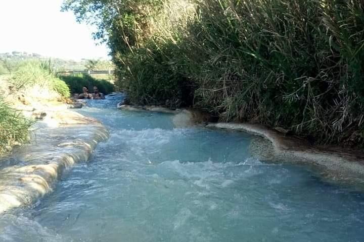 Aguas termales privadas de Cascate del Mulino de día completo desde Roma