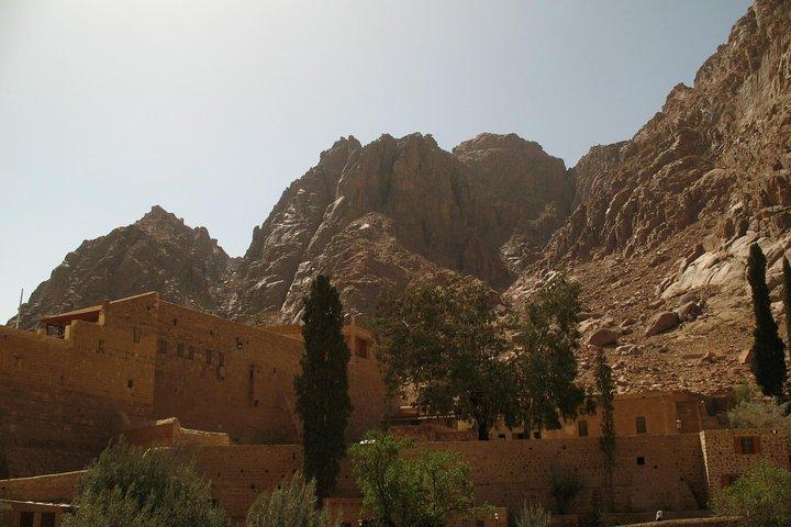Mosteiro de Santa Catarina e Dahab com almoço excursão de dia inteiro saindo de Sharm el Sheikh