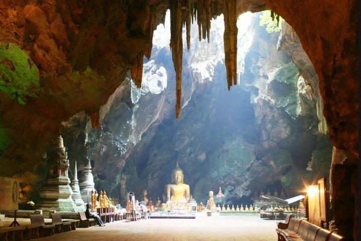 ペッチャブリの歴史的な宮殿と古代寺院 - ホアヒンからのプライベート ツアー