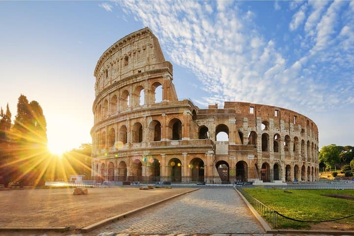 Colosseum Arena and Roman Forum Exclusive Private Guided Tour