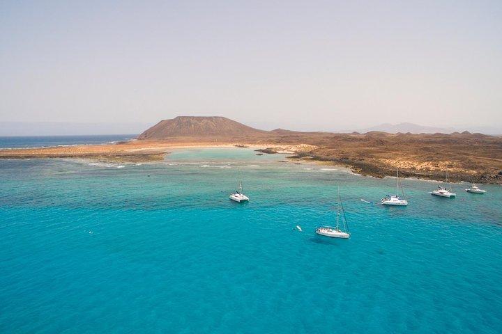 3 つの島: フエルテベントゥラ島、イスラ デ ロボス、ランサローテ島、プラヤス デ パパガヨ