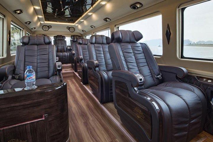 Privattransfers Hanoi Halong One Way mit Limousine