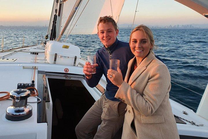 Exclusivo crucero privado de lujo por Barcelona con barra libre