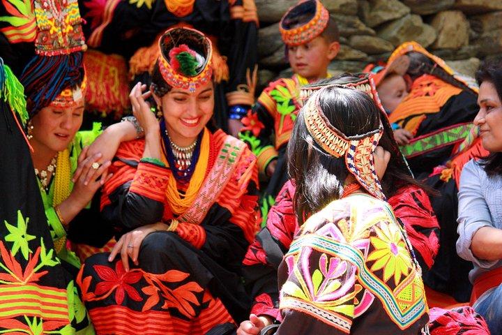 10 dage Chitral Kalash-dalen Takht-i-Bahi Taxila Peshawar