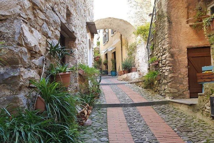 DOLCEACQUA ET LA VALLÉE DE LA NERVIA – La maison du vin Rossese et le pont bien-aimé de Claude Monet