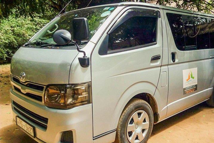Katunayake City til Colombo (CMB) Lufthavn Privat transfer