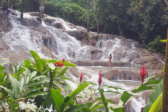 Blue Hole e Dunn's River Cascate avventurose ed escursionistiche da Ocho Rios