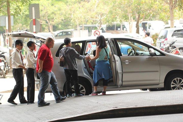 Privater Transfer vom internationalen Flughafen Nội Bài