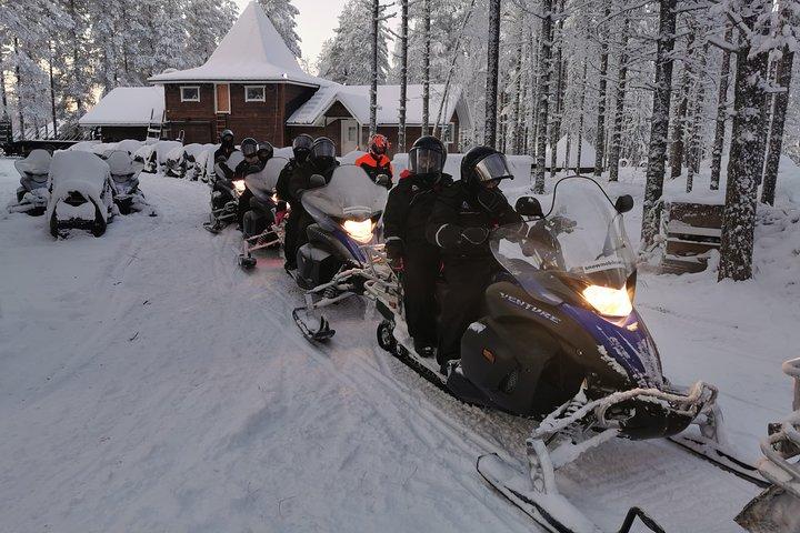 1-Hour Snowmobile Safari Experience
