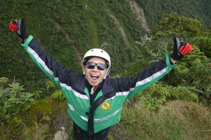 Die gefährlichste Straße der Welt - Barracuda Biking's Death Road Riding