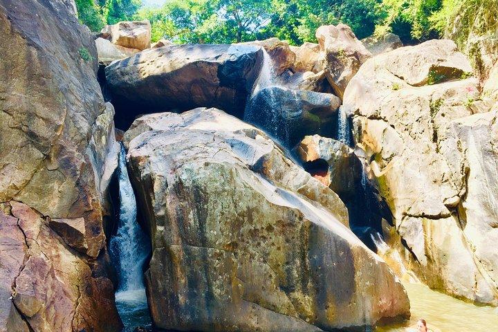 Visite Guidée Privée Randonnée À Ba Ho Waterfall Jumping Cliff Déjeuner Inclus