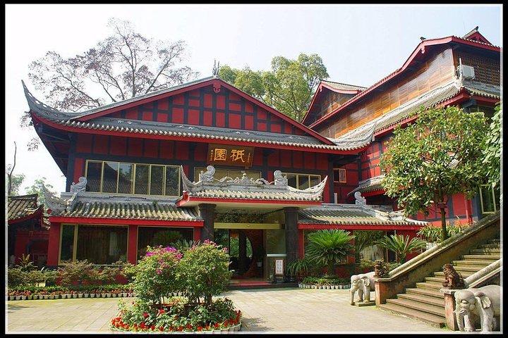 2-Day Private Tour of Leshan Giant Buddha+Emei Mountain Monastery Overnight Stay