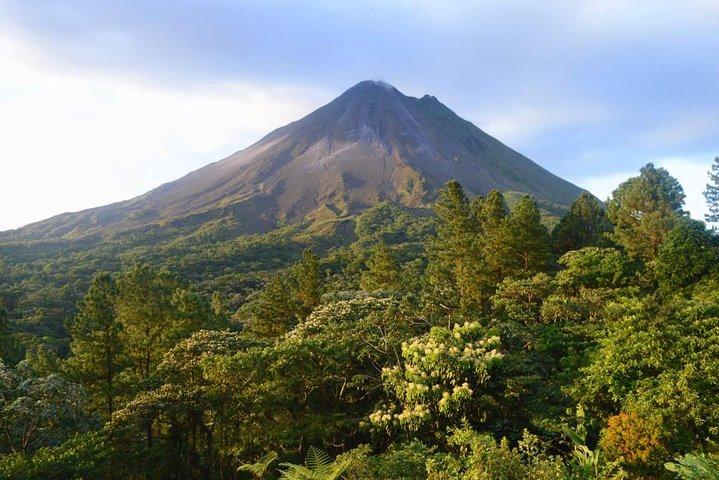 Arenal Volcano & Baldi Hot Springs en dagstur från San Jose