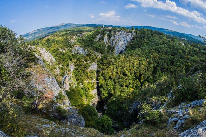 Skocjan UNESCO Caves and Piran 1 日ツアー (小グループ、最大 8)