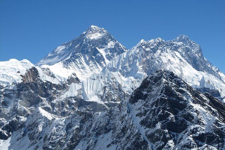 Trekking sull'Everest Tre Passi Alti Con Guida e Portiere