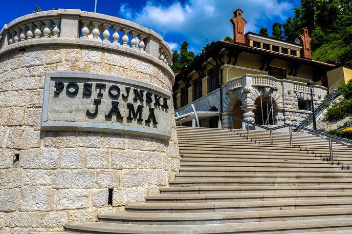 Punti salienti della Slovenia - Postumia e Bled (biglietti inclusi)