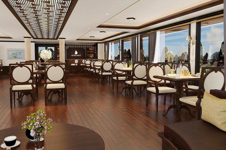 Halong Luxury Cruise 2D / 1N: kayak, natación, cueva sorpresa, isla Titop