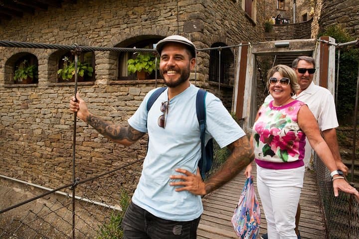 Girona, Medieval Villages & Lunch with Lake Views from Barcelona