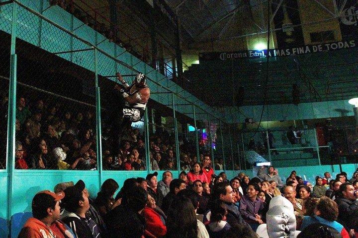 Puebla - Wrestling Tour (kun mandage)