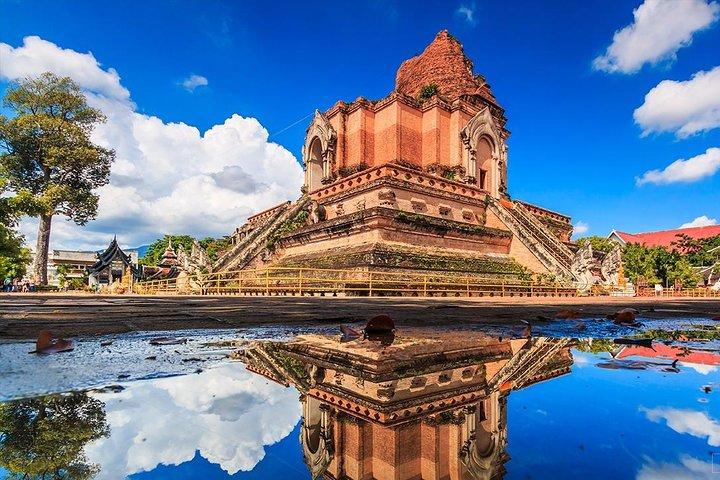 Explorez Chiang Mai par RED TRUCK : City Icons & Doi Suthep Temple