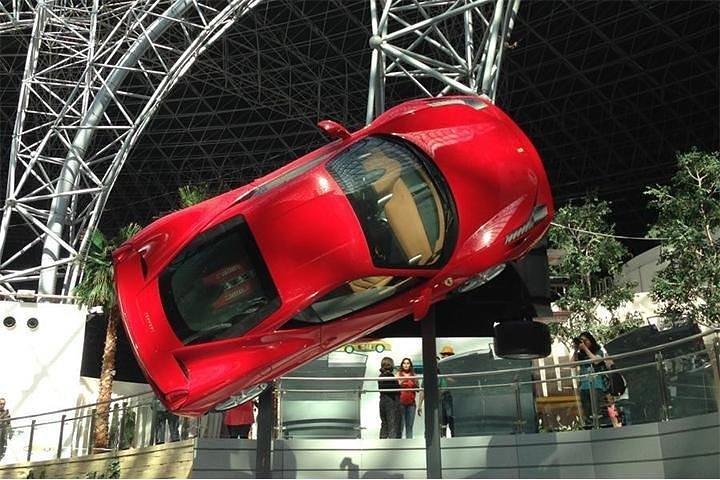 One Day Two Parks: Ferrari World & Yas Water World Ticket mit Transfer