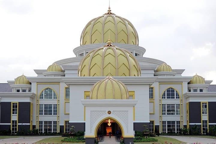 Putrajaya, Batu Caves And Kuala Lumpur Full-day City Tour