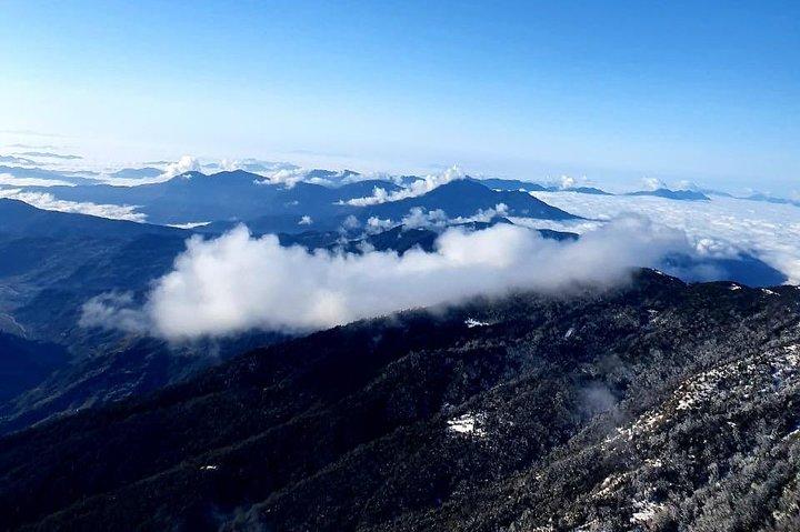 ポカラ発マルディヒマルベースキャンプヘリランディングツアー