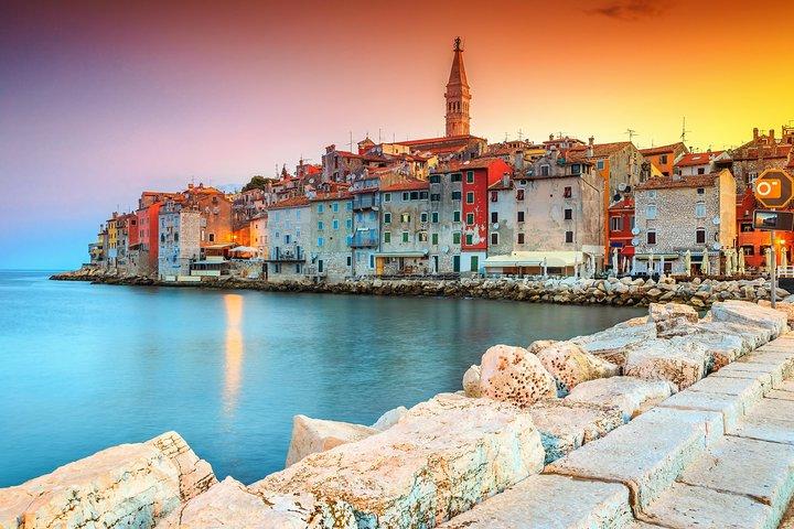 Gita giornaliera privata a Rovigno con degustazione di vini inclusa da Pola
