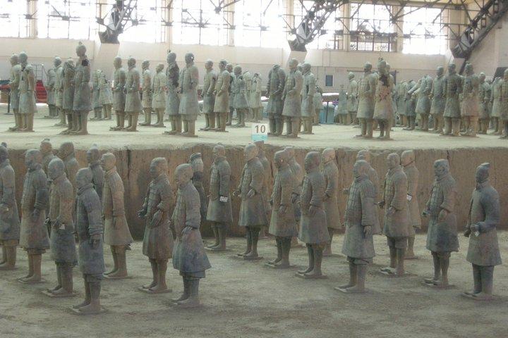 Xi'an Terracotta Warriors Museum and Xi'an Railway Station Drop off Day Tour